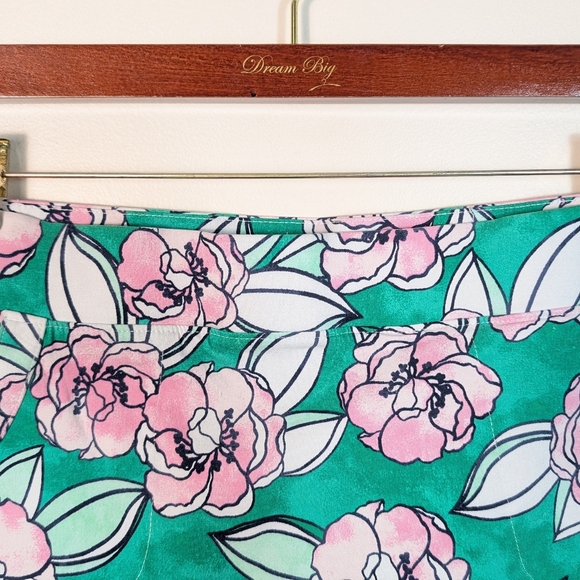 Crown & Ivy Green & Pink Floral Essential Mini Skirt Skort - Picture 4 of 7